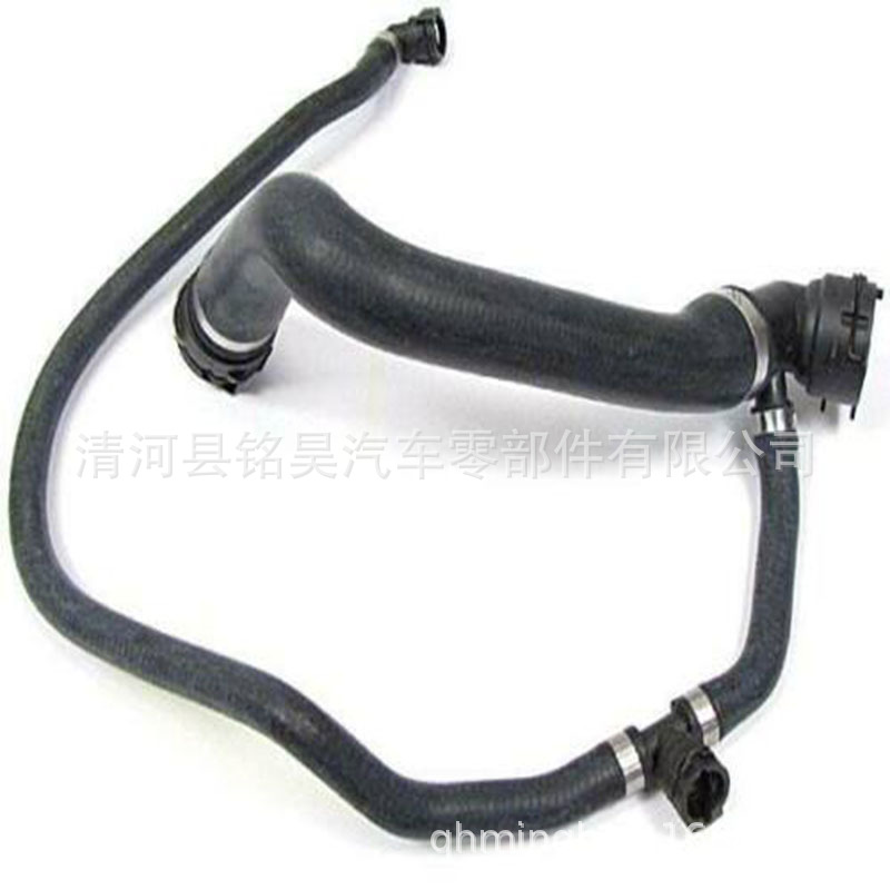 Fabricante de tubería de agua de automóvil de marca de alta calidad adecuada para tubería de agua de radiador Land Rover PCH001110 productos de exportación