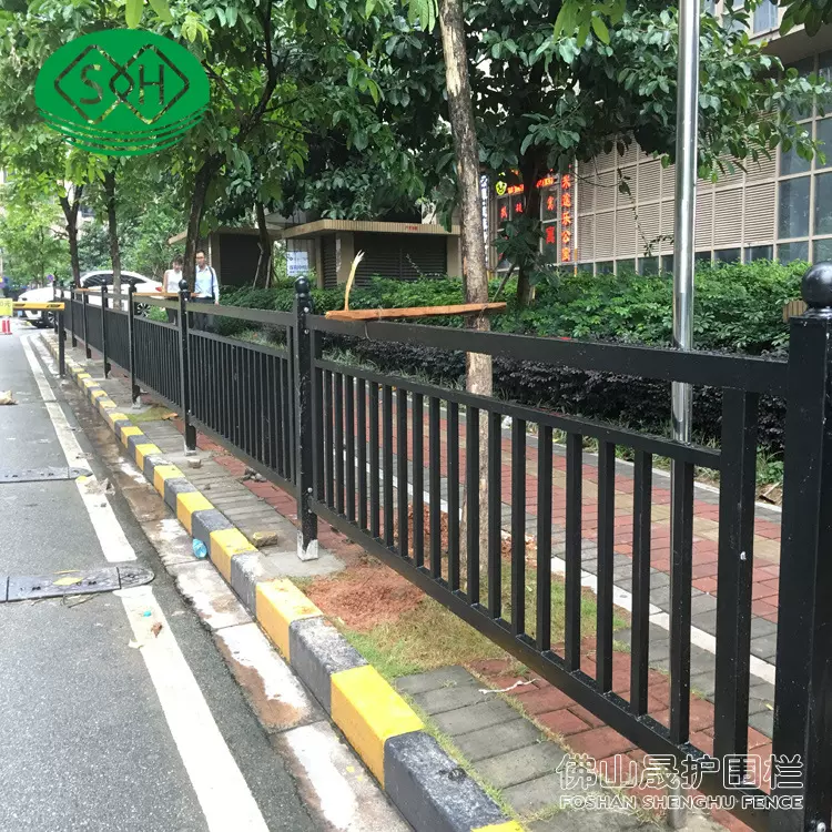 市政人行道护栏厂家供应广州深圳道路隔离防护围栏公路交通栏杆