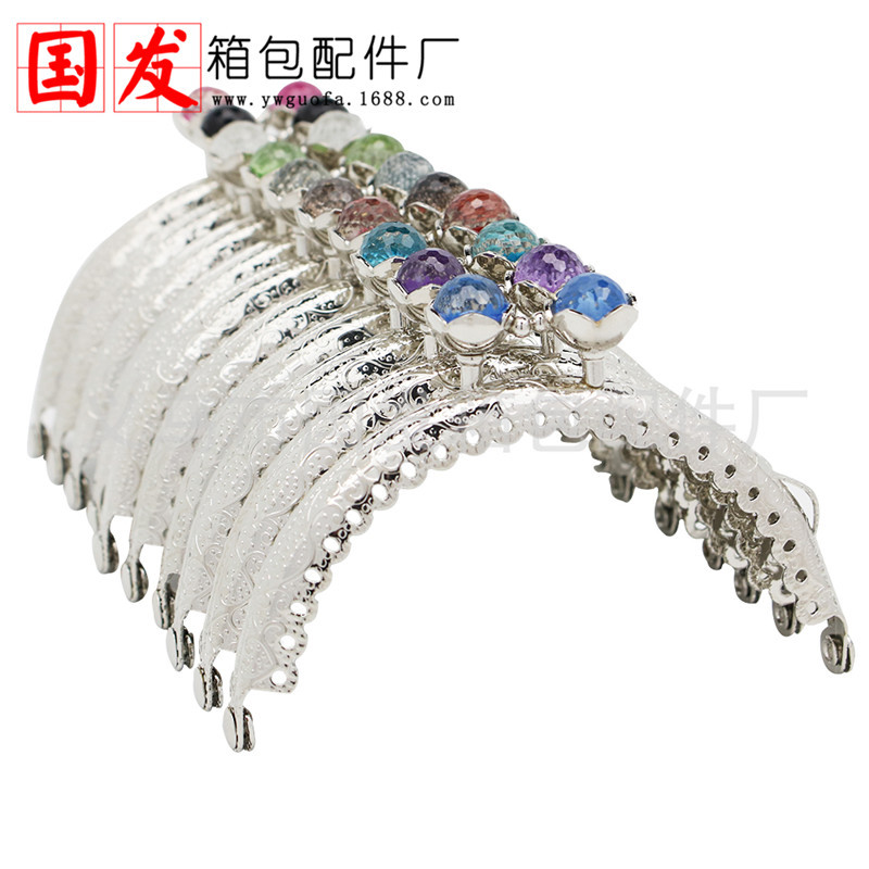 8.5cm semicircular encaje en relieve cabeza de loto de coral oro plateado 0106 - YS