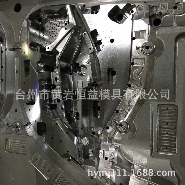 饲料器保护角卡扣电器盒过滤器注塑模具充电桩模具桶水箱塑胶模具