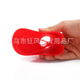 Увеличьте диск с логотипом с утолщенным футбольным цветом.