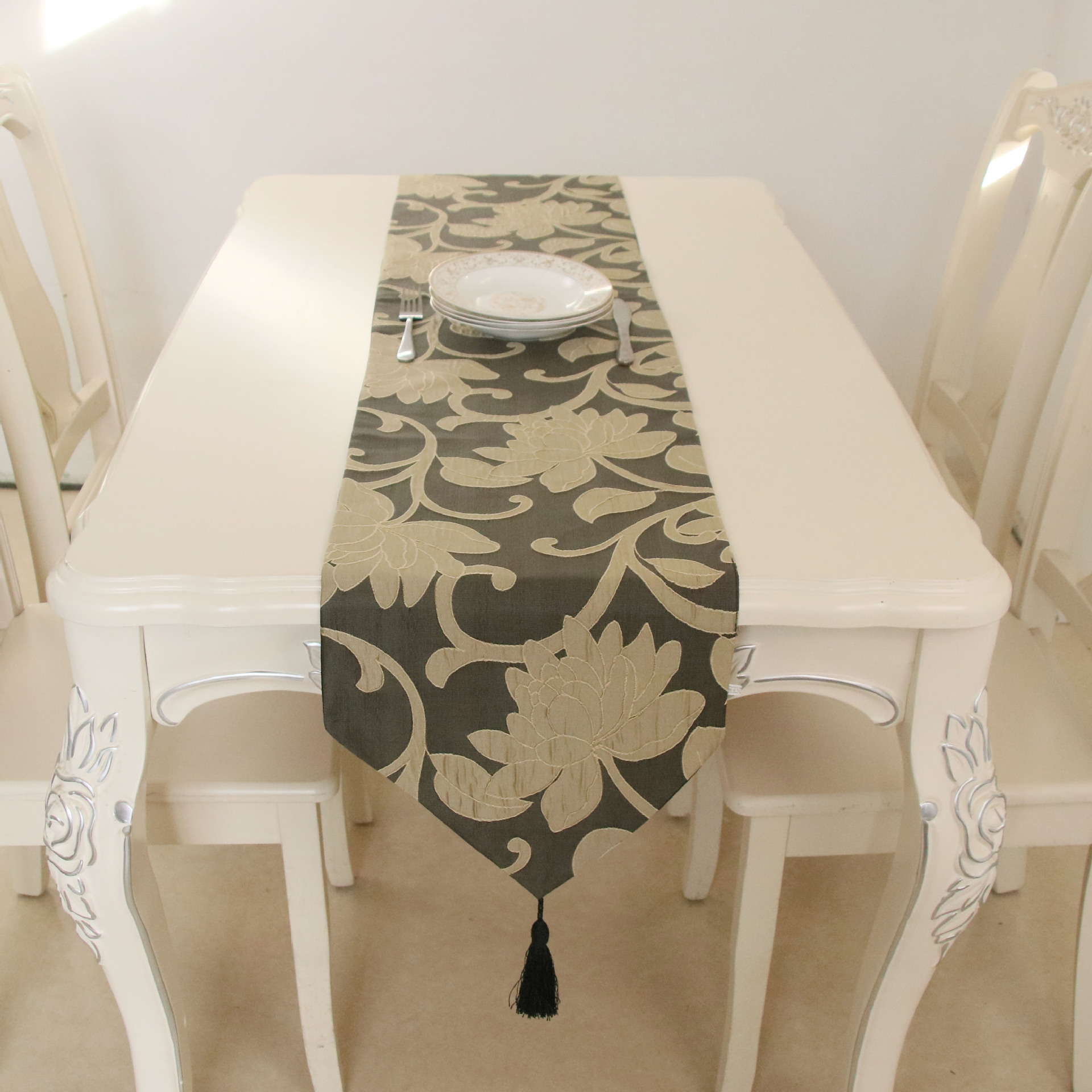 Clearance of the Chinese -style large flower table flag