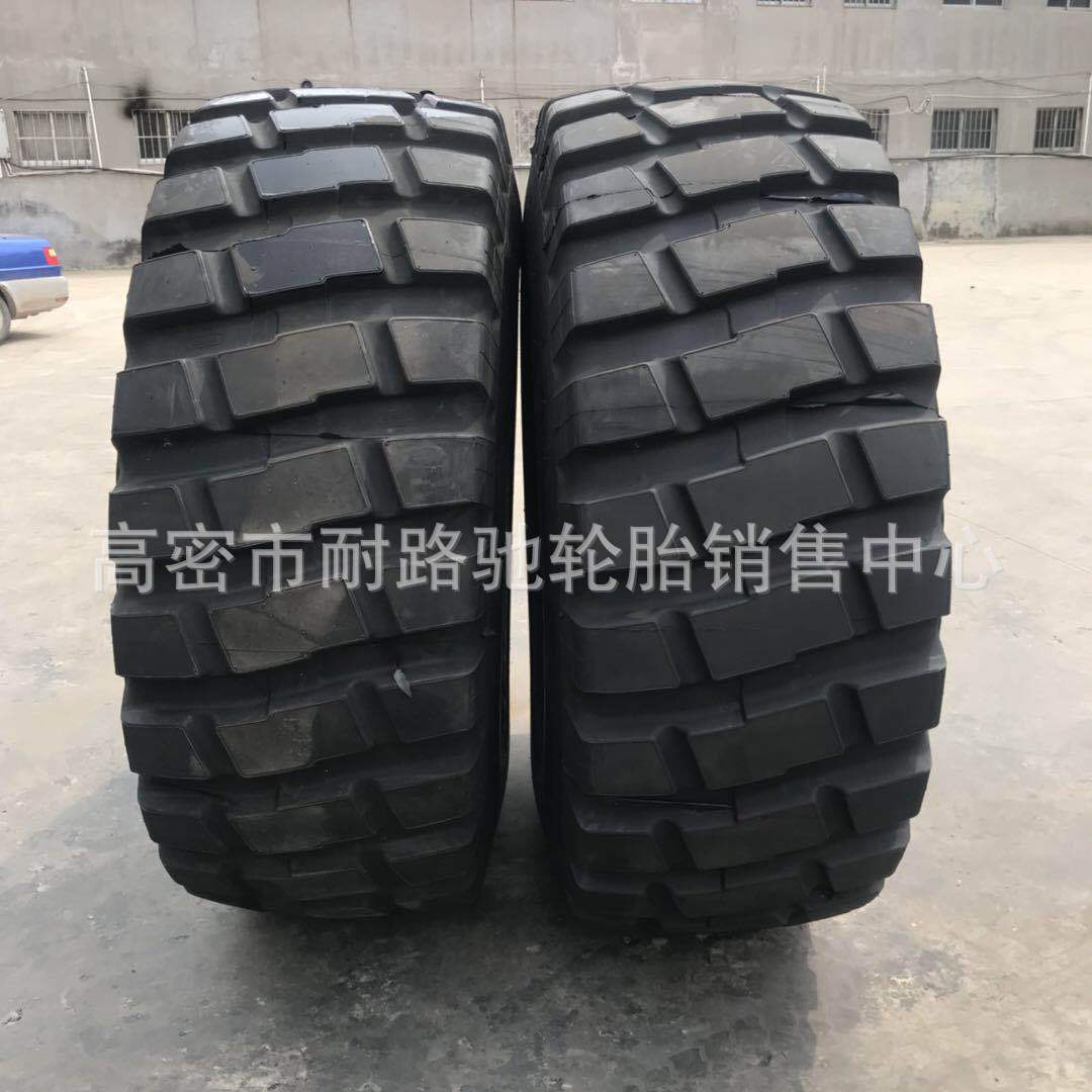 徐工900吨轮式运梁机轮胎26.5R25全钢丝真空轮胎 提梁机门式