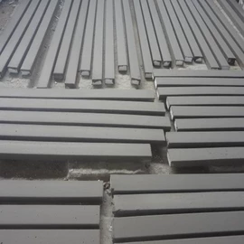 檐口线脚;护墙板;景观雕塑