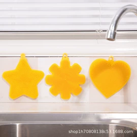 餐垫、杯垫;沐浴球浴擦;厨房用品配件