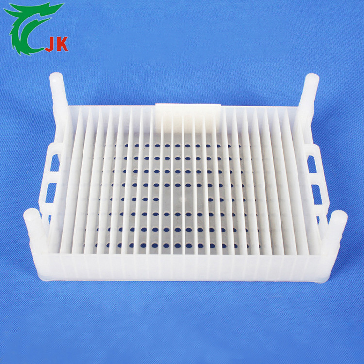 郑州22格锂电池物料盒耐高温高脚白色电池物料盒塑料电池盒周转篮