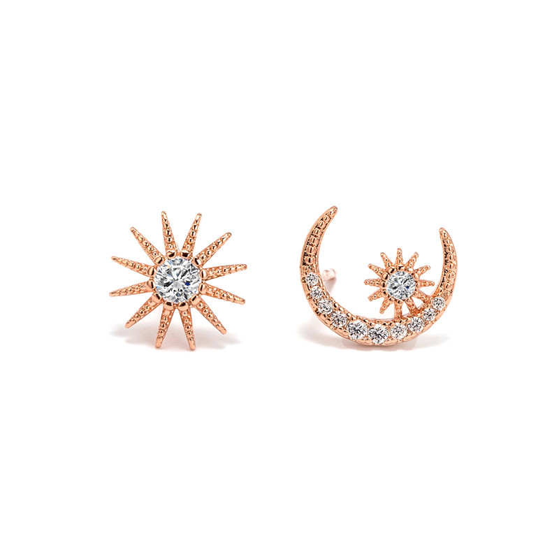 Asymmetrical golden earrings