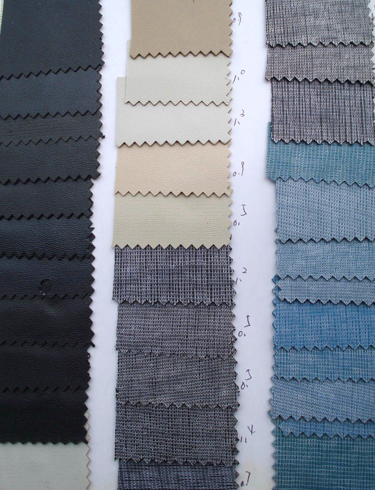 6P-7P环保  PVC托底皮革   三文治皮革  杂胶 现货供应