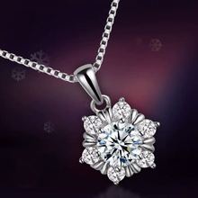 千叶六围一群镶吊坠女镶嵌锆石项链女繁雪落影镀银饰日韩短款吊坠