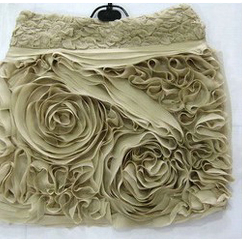 厂家供应 时尚华贵绣花面料盘带绣花朵式盘带衣服绣花高端漂亮