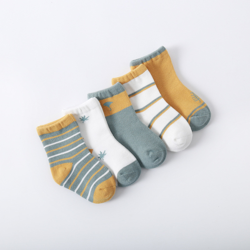 Nuevos calcetines de bebé de algodón peinado de primavera y otoño calcetines de bebé de niños y niñas de dibujos animados de media pantorrilla calcetines lindos para niños de invierno