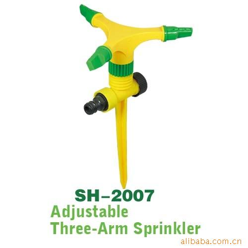 洒水器，喷水器，花园自动旋转喷头,草坪喷头，三叉地插喷头
