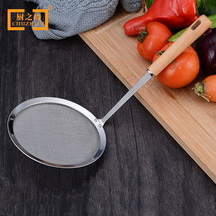 Stainless steel oil separator spoon with wooden handle filter oil grid Kitchen oil separator spoon with foam filter slag dense net leak