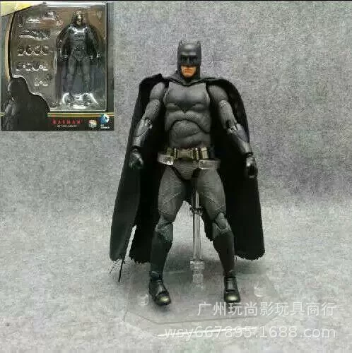 Batman clown bank robbers version of The Joker MAFEX joint can hands -on model DC hero