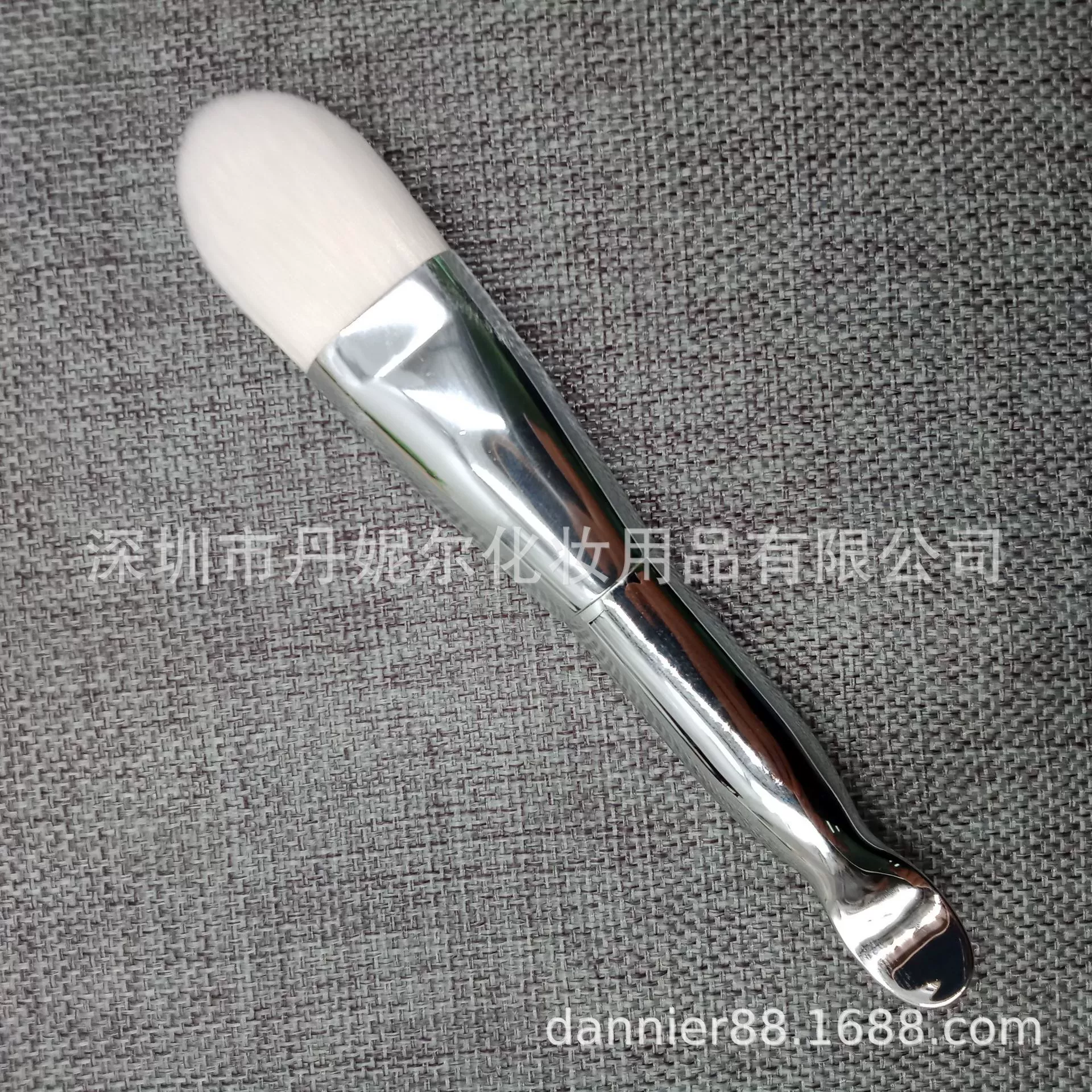 Soft face mask, cosmetic brush for face, foundation, (Physicals), easy application