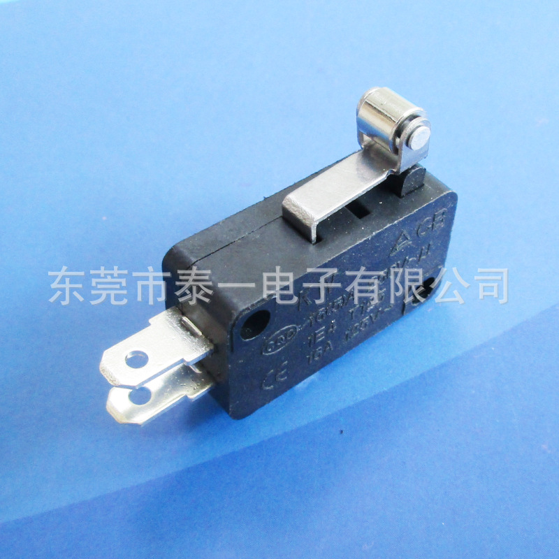 按压力度300-500克带滚轮微动开关黑色阻燃料微动开关KW7-3金属轮