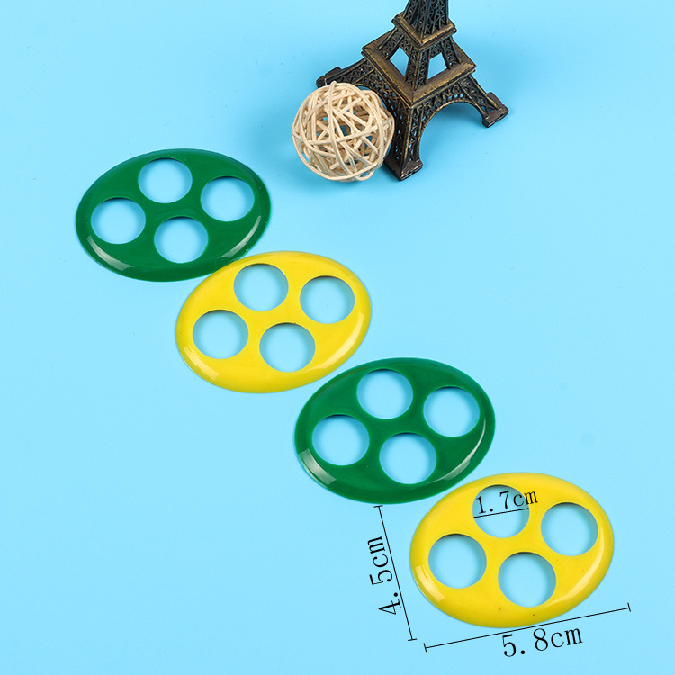 厂家供应塑料小挂钩  pp圆形塑料片 包装袋吊钩 四个洞挂钩
