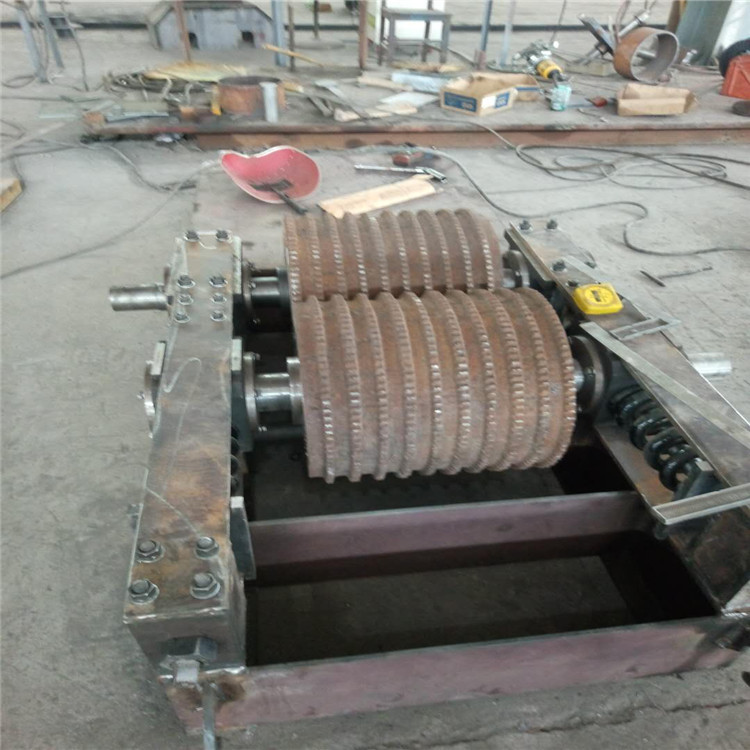 狼牙式双辊破碎机 齿辊式破碎机 煤矿破碎设备 对辊破碎机