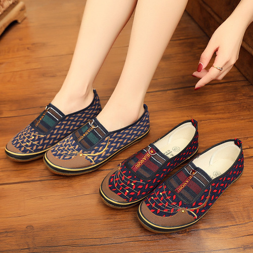 2024 spring and autumn new style old Beijing cloth shoes for women, breathable low-cut anti-slip rubber casual shoes for middle-aged and elderly mothers
