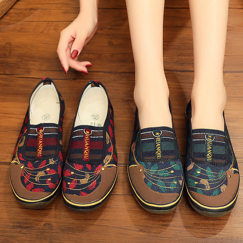 2024 spring and autumn new style old Beijing cloth shoes for women, breathable low-cut anti-slip rubber casual shoes for middle-aged and elderly mothers