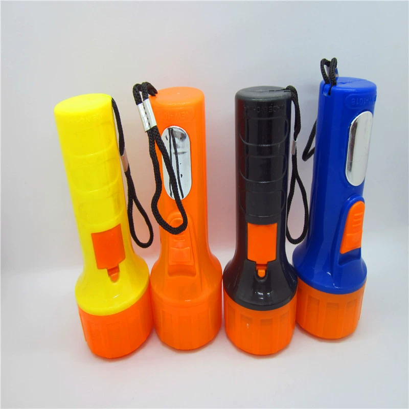 Светодиодный фонарик 1018 фонарик сменный электронный фонарик оптовый практический подарок 2 юаня магазин