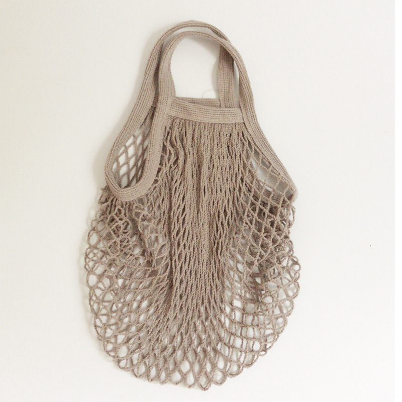 두꺼운 짧은 손잡이, 할머니 그레이; 메쉬 포켓