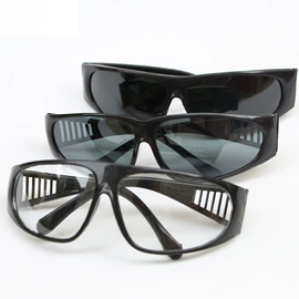 通用手套;焊工手套;其他身体防护