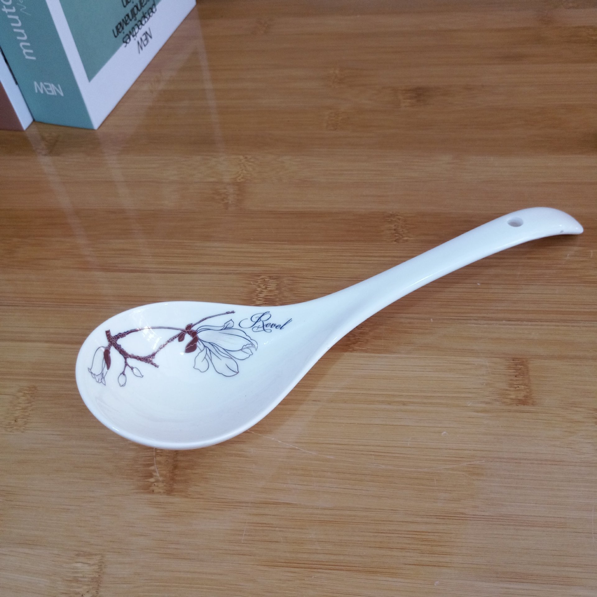 Venta al por mayor de cerámica de oro cuchara Hotel cuchara hogar Cisne mango largo cuchara restaurante vajilla cuchara puesto al por mayor