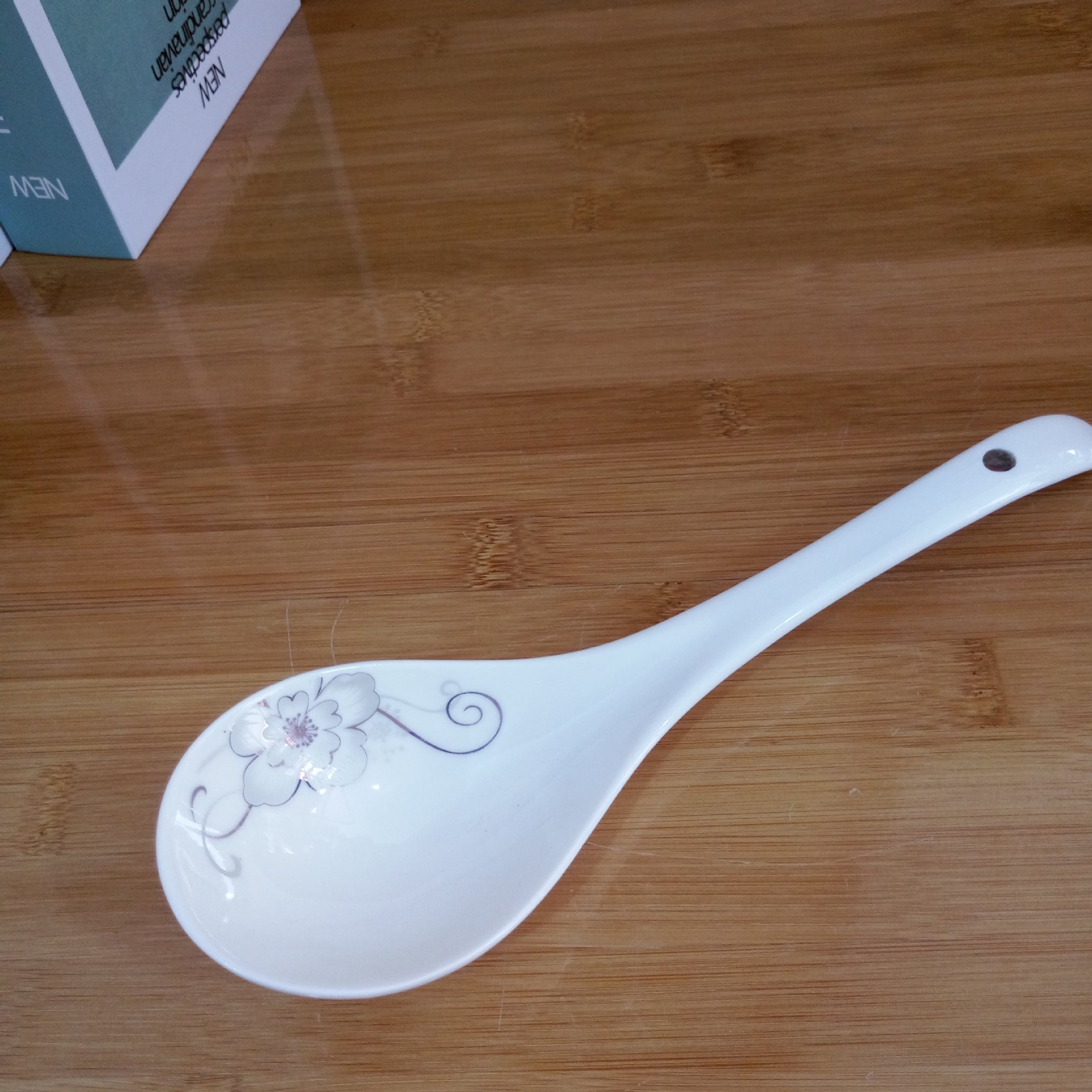 Venta al por mayor de cerámica de oro cuchara Hotel cuchara hogar Cisne mango largo cuchara restaurante vajilla cuchara puesto al por mayor