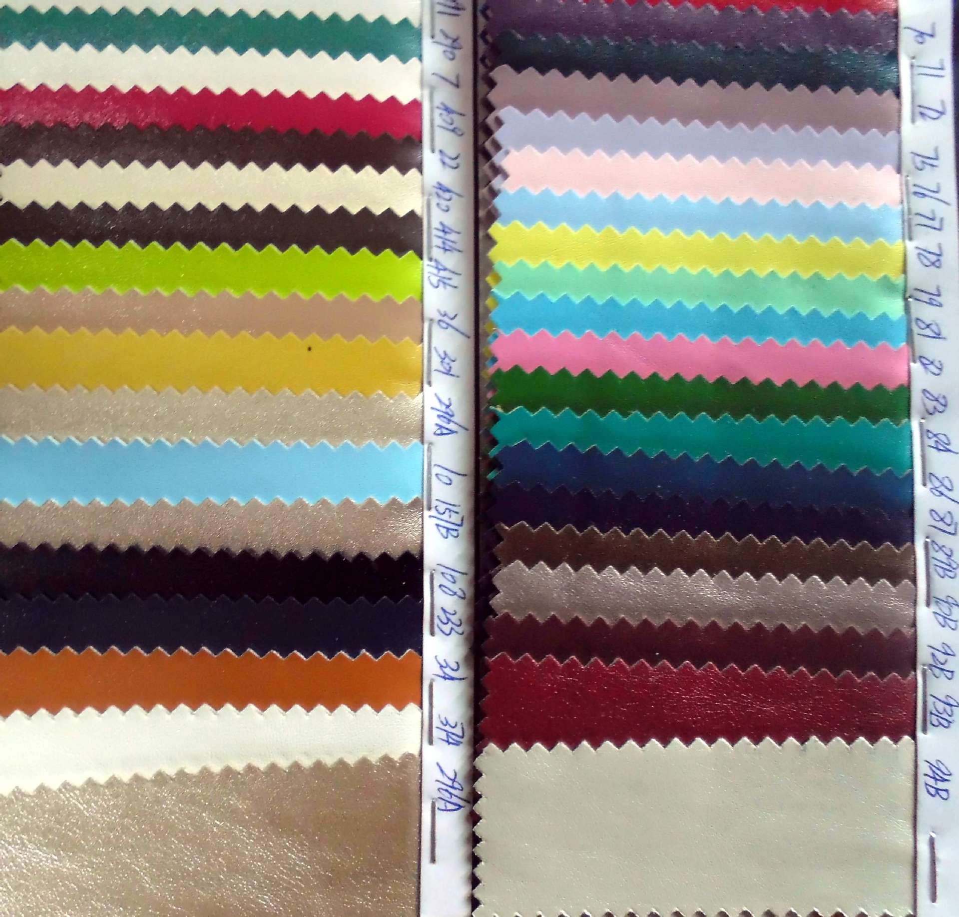 厂家直销 DE-35纹毛底PU皮革  弹力纳帕纹  箱包皮革 现货供应