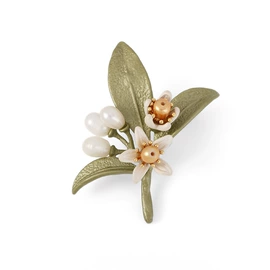 胸针;项链;耳钉