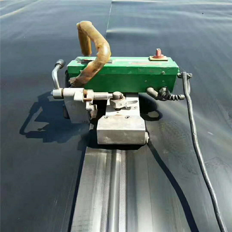 供应新国二土工膜养殖防渗膜人工湖复合HDPE膜