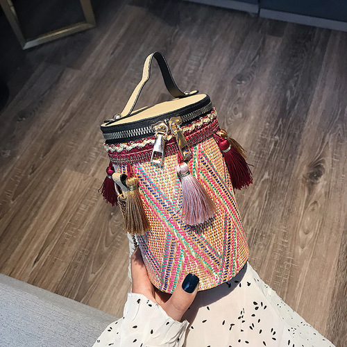 New ins chain ethnic style portable shoulder bag straw cylindrical small bag fairy tassel bucket bag trendy