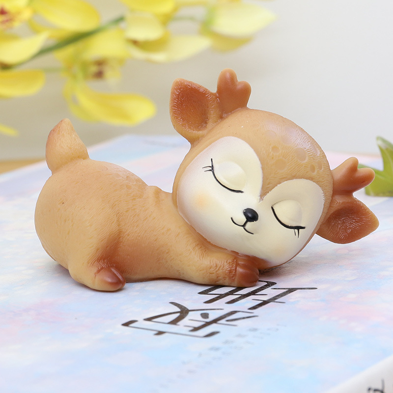 Nanyuan Chuanfang vinilo dibujos animados ciervos bebé pastel decoración coche creativo escritorio Plum Blossom ciervos joyería al por mayor