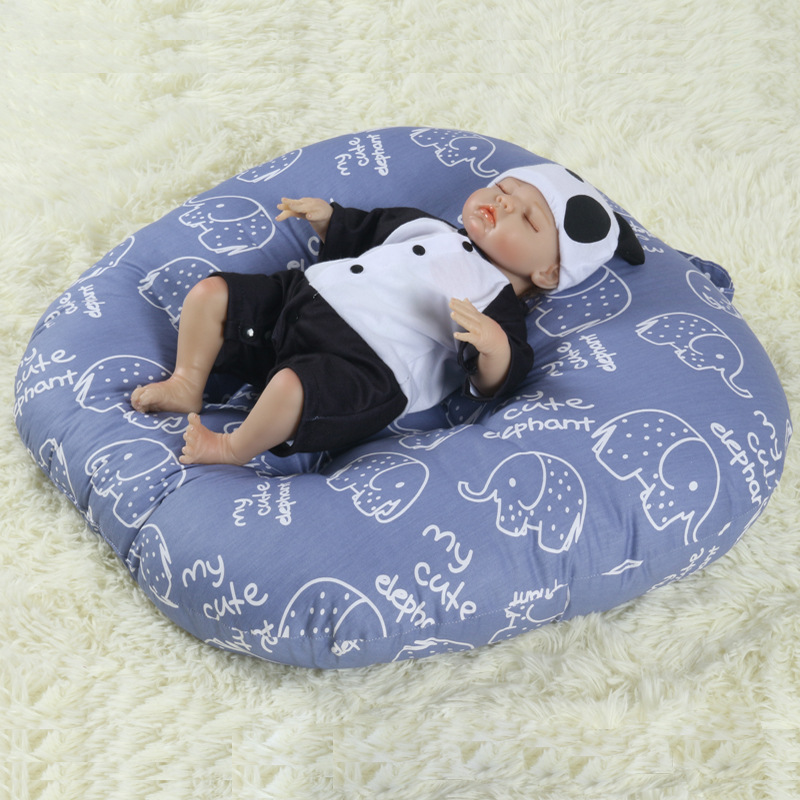 Soft children's handheld crib, foldable bed 2