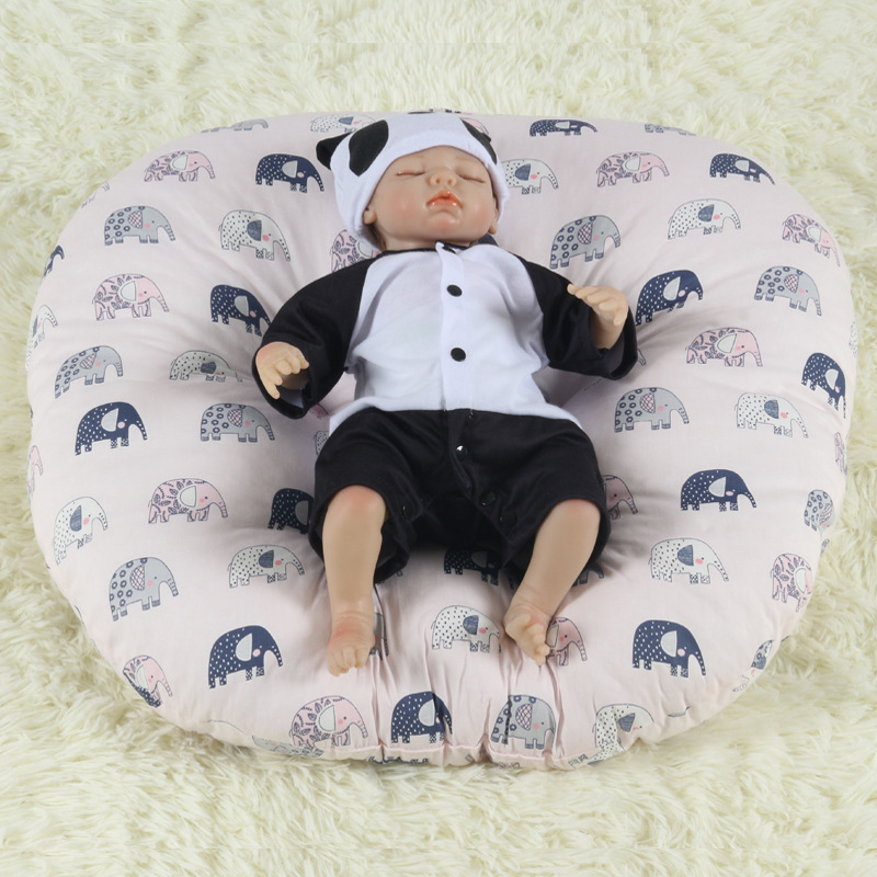 Soft children's handheld crib, foldable bed 3