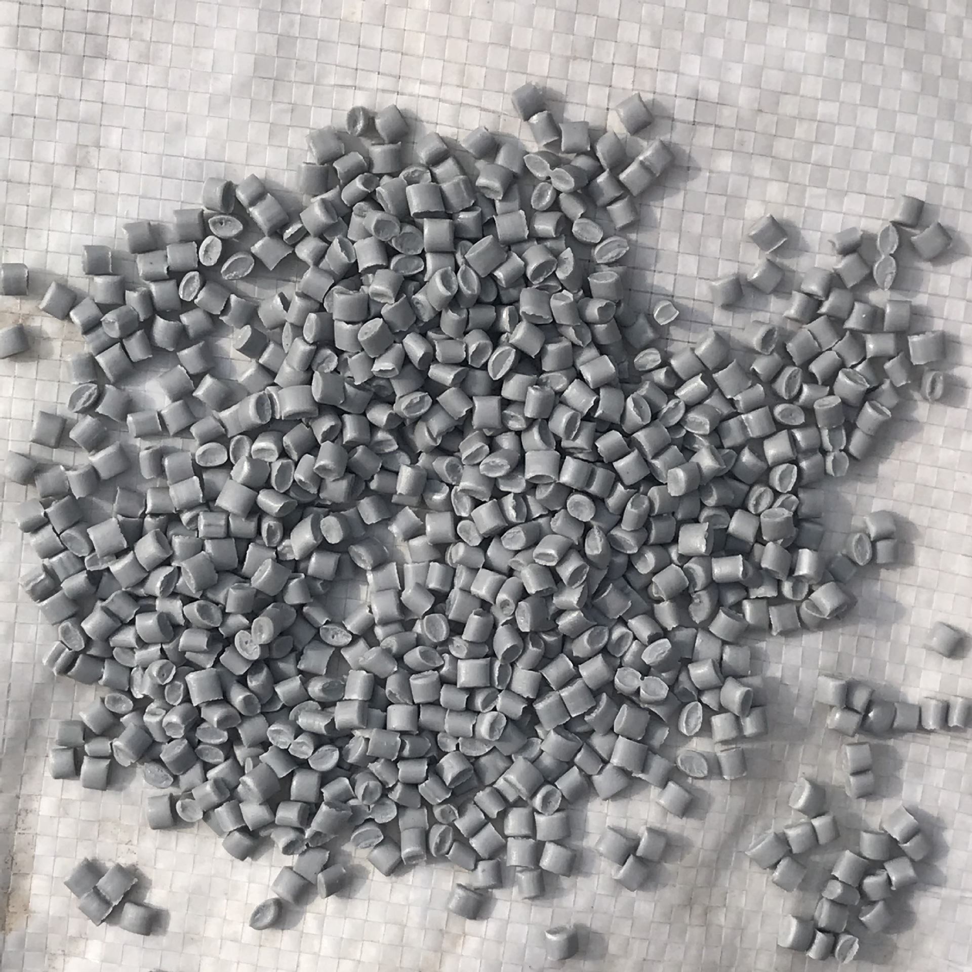 灰色PP再生料高溶脂pp原料聚丙烯改性pp新料灰白PP塑料颗粒注塑