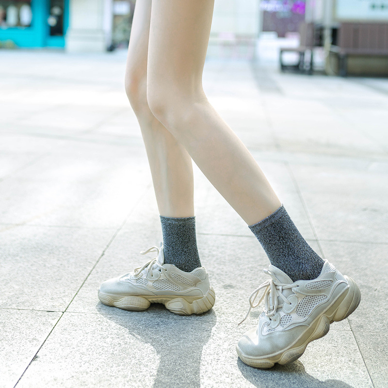 Nuevos calcetines de pila de mujer Mori Otoño e Invierno popular color sólido seda dorada plata color brillante Calcetines de media pantorrilla para mujer ventas directas de fábrica
