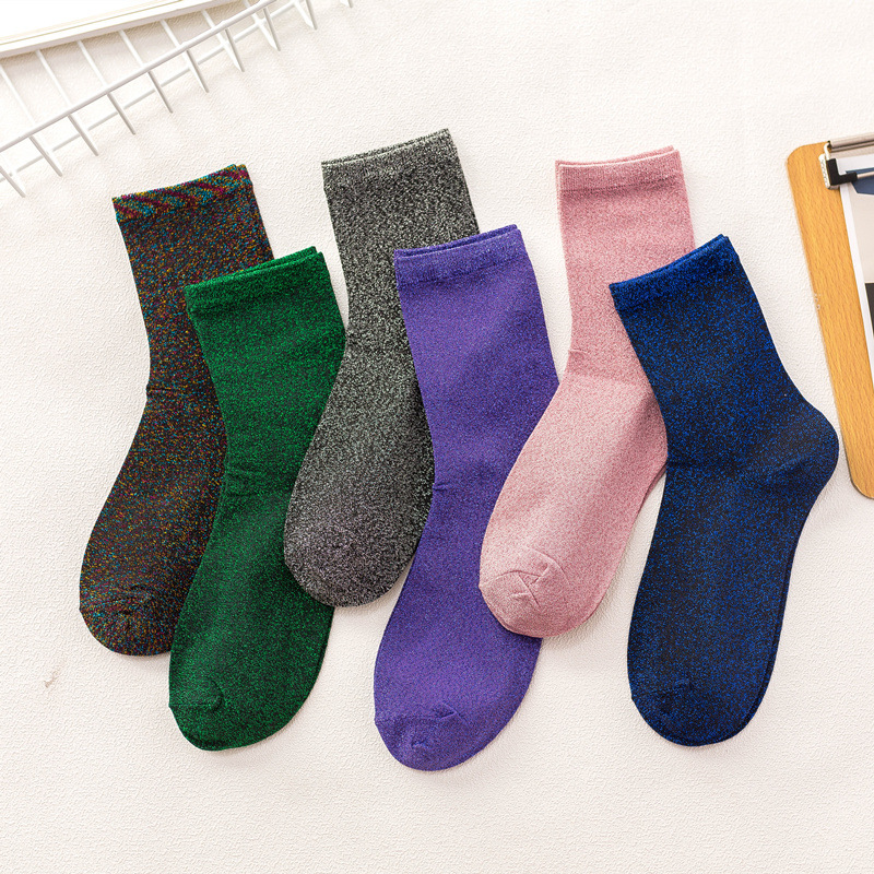 Nuevos calcetines de pila de las mujeres de color sólido dorado brillante de todo partido calcetines de media pantorrilla estilo de la Universidad calcetines calientes al por mayor
