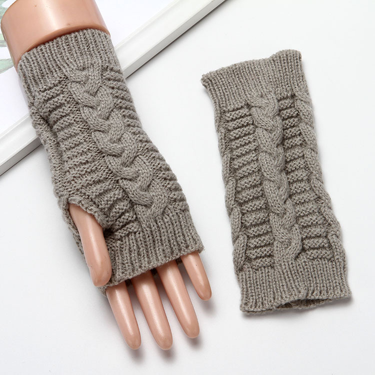 knitted demi-season gloves