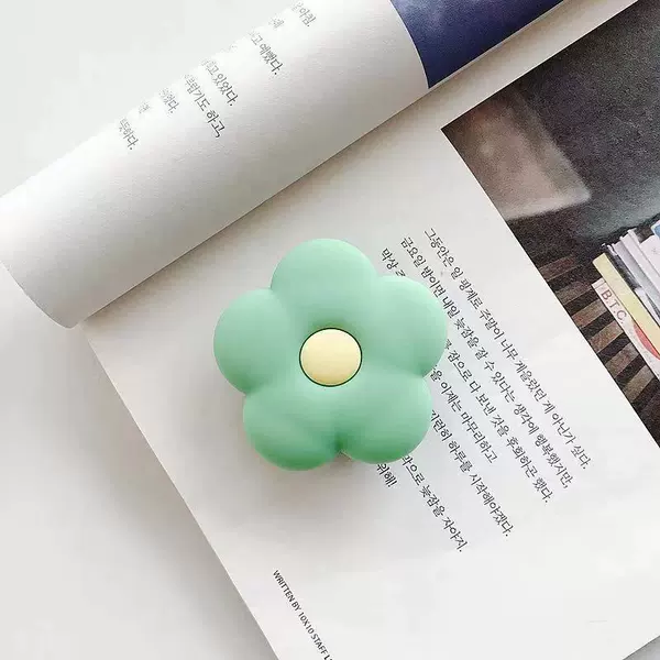 Hyuna flowers green