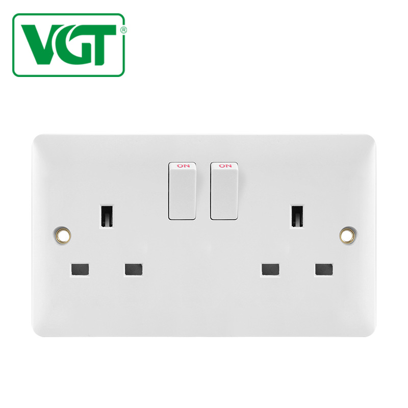 厂家直销 英式 外贸胶木 开关13A插座  S093 纯白 电玉粉 中东