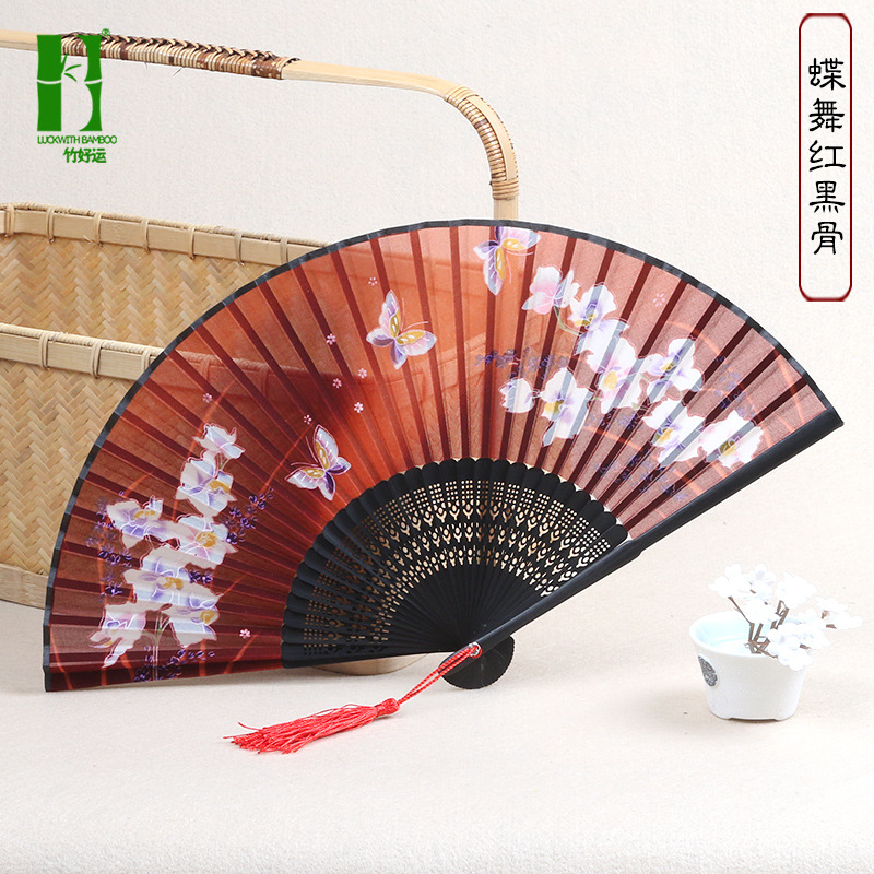 Ventilador plegable de seda ventilador de regalo artesanal de bambú ventilador plegable japonés antiguo estilo chino mango largo ventilador de seda productos de bambú al por mayor