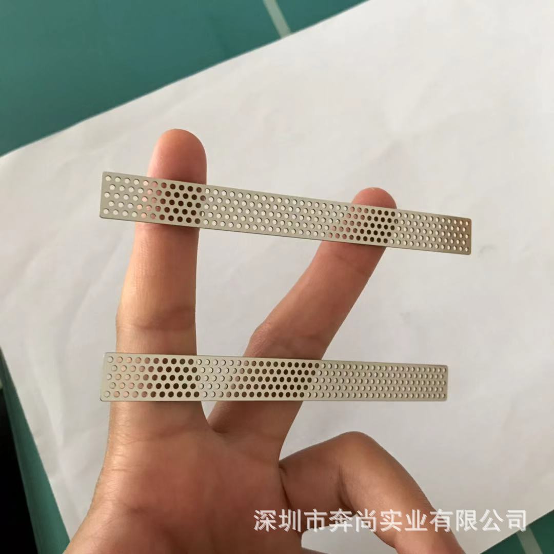 不锈钢网 生产金属喇叭网 电脑 音响喇叭网