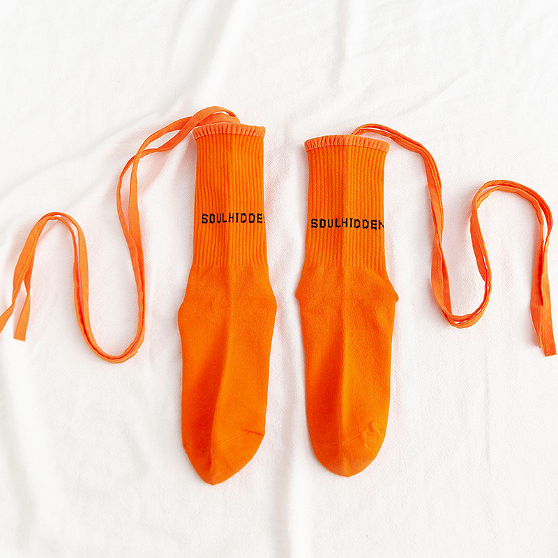 Plusox Otoño e Invierno Nueva Lolita calcetines de correa cruzada hembra ins llamativos calcetines de marea calcetines de pantorrilla calcetines de media pantorrilla