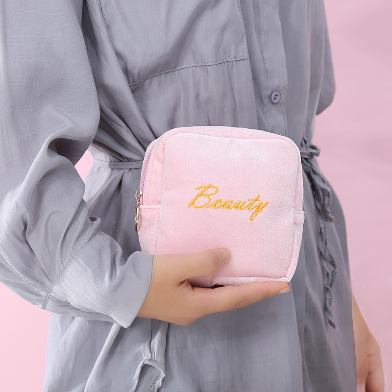 Nuevo coreano terciopelo servilleta sanitaria bolsa de almacenamiento al aire libre repuesto pequeña tía toalla bolsa de almacenamiento en stock monedero al por mayor
