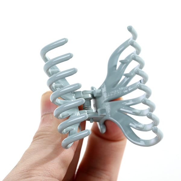 Fashionable plastic hair accessory