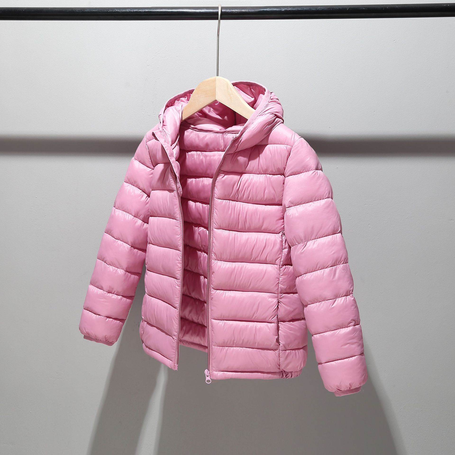 Promoción de la tienda nueva ropa para niños abrigo de algodón acolchado para niños niñas Chaqueta ligera con capucha al por mayor