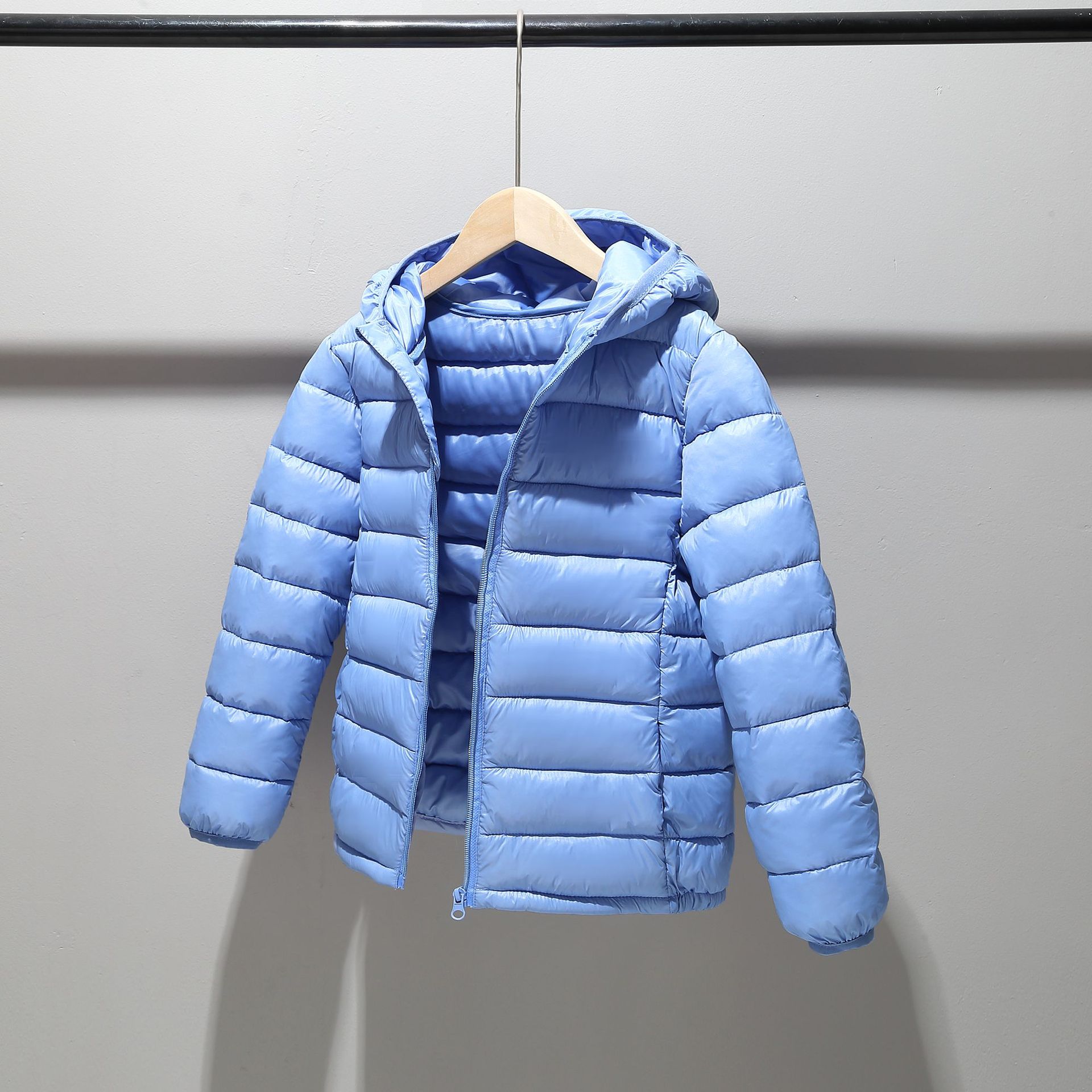 Promoción de la tienda nueva ropa para niños abrigo de algodón acolchado para niños niñas Chaqueta ligera con capucha al por mayor