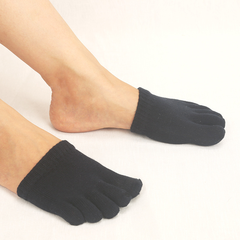 Spring and Autumn Five-Toe Socks for Men and Women, Invisible Forefoot Socks, Solid Color Cotton Half-Foot Shallow Mouth Five-Toe Socks, Sweat-Absorbent